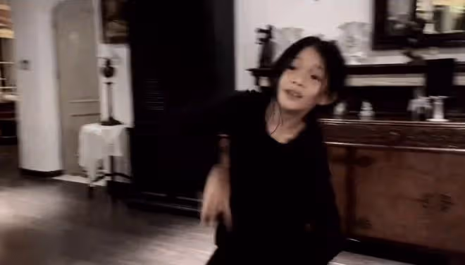 羅嘉良妻子罕曬娃！9歲女兒五官精緻像爸爸，會騎馬跳舞多才多藝