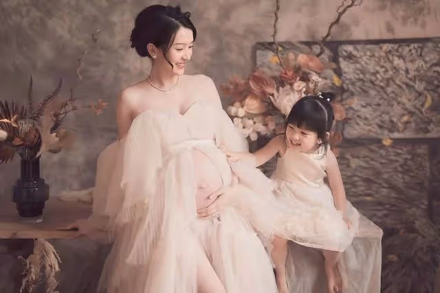 恭喜！TVB前知名女星宣布二胎產子，離巢轉型做網紅收入可觀