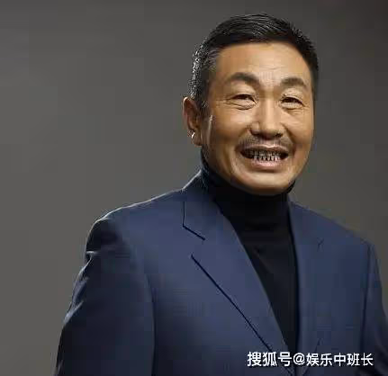 老戲骨杜源四歲就和妻子相識，結婚40年零緋聞，如今生活十分愜意