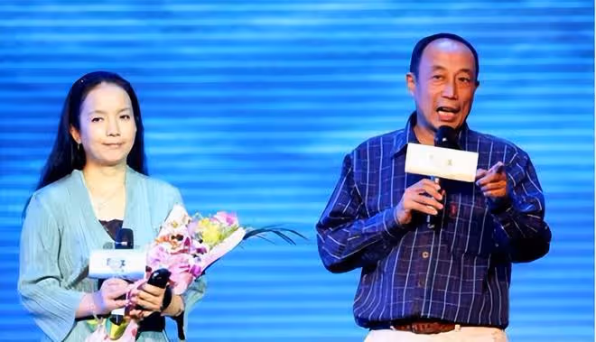 呂麗萍又作妖了！公開吐槽楊麗萍跳舞像祭鬼，讓孫海英無趣到睡著