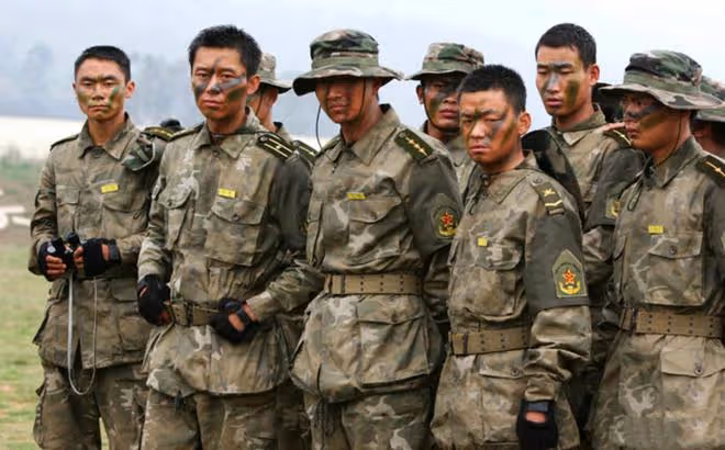 王寶強曬與陳思誠李晨同框照，感慨都長高了，夢回《士兵突擊》