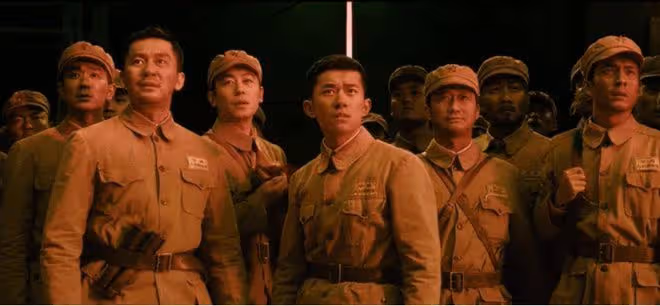 王寶強曬與陳思誠李晨同框照，感慨都長高了，夢回《士兵突擊》