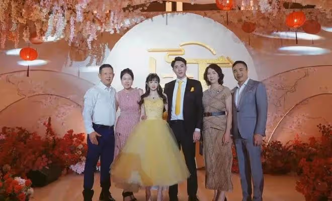 名媛舞會上的中國名媛：袁九兒與陳凱歌兒子傳緋聞，余晚晚賺1億
