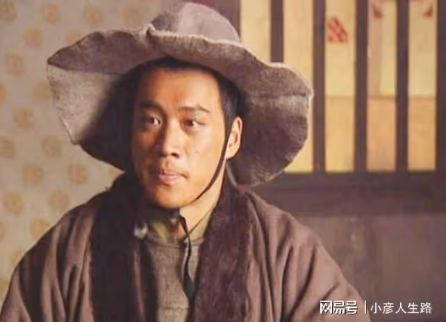 演員丁海峰：25歲娶初戀，妻子患癌後不離不棄，把她當成寶
