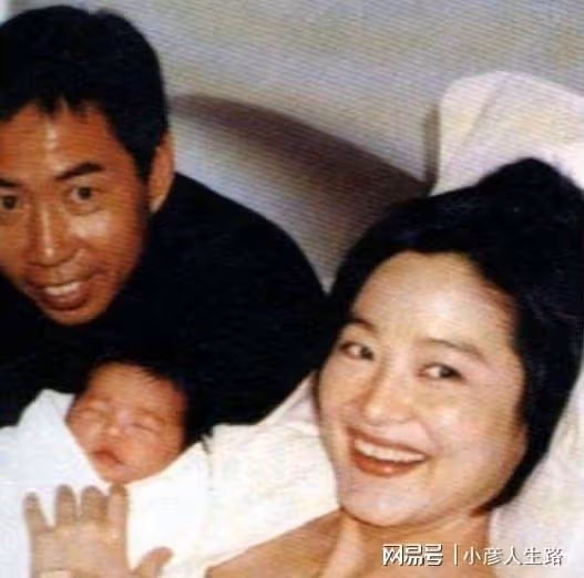 女神林青霞，和富豪老公結婚28年，因為沒生兒子多次被傳婚變