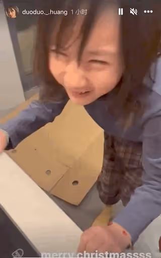 黃磊三個兒女過聖誕，多多帶弟弟妹妹跳舞好歡樂，分享弟弟正面照