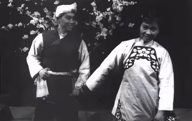悲痛！老戲骨謝芳丈夫因新冠突然病逝，享年92歲，最後露面精神足