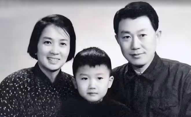 悲痛！老戲骨謝芳丈夫因新冠突然病逝，享年92歲，最後露面精神足