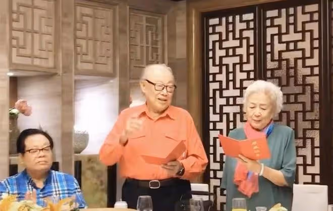悲痛！老戲骨謝芳丈夫因新冠突然病逝，享年92歲，最後露面精神足