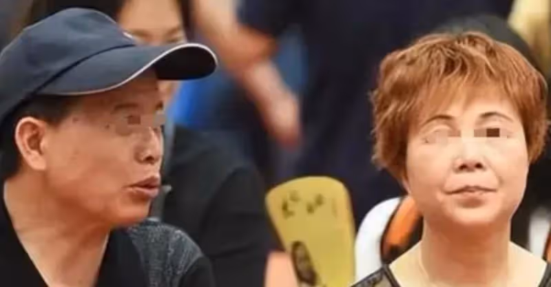 月子期間婆婆崴腳，丈夫回家照顧，滿月去看婆婆才明白真相