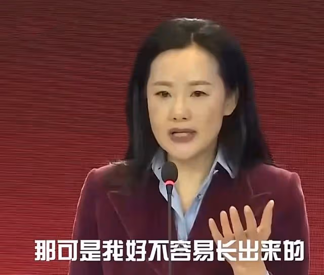 影后詠梅的皺紋、斑禿、小肚腩,扯下內娛多少整容女星的遮羞布?