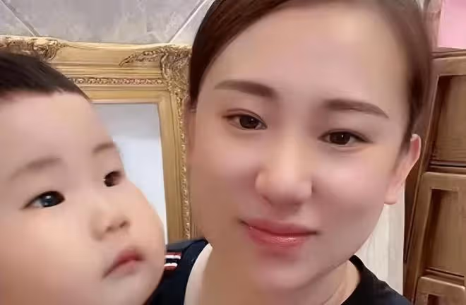 趙本山弟子丫蛋官宣懷三胎!確診新冠帶病直播,身旁不見二婚老公