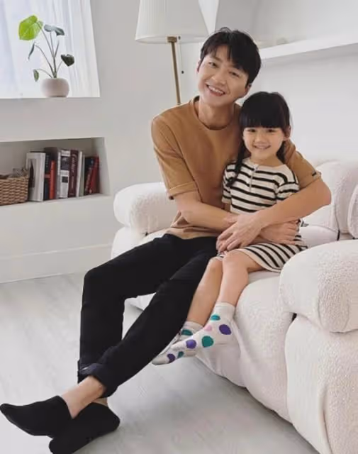 福原愛曬聖誕樹顯冷清，女兒至今不能回到她的身邊