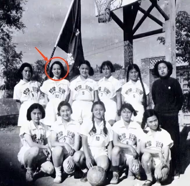 葛優母親施文心去世，享壽94歲，6年前喪偶後患上居喪綜合徵