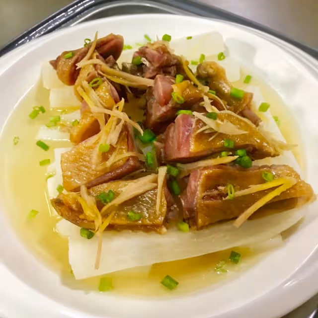臘鴨腿蒸蘿蔔