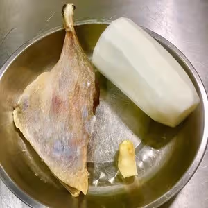 臘鴨腿蒸蘿蔔