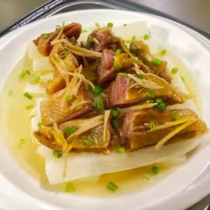 臘鴨腿蒸蘿蔔