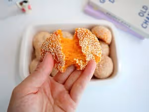 免油炸！秋日小甜品👉糯嘰嘰的南瓜芝麻球！
