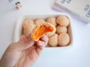 免油炸！秋日小甜品👉糯嘰嘰的南瓜芝麻球！
