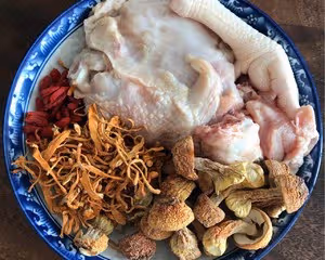 強身健體，提高免疫力 【姬松茸蟲草花雞湯】