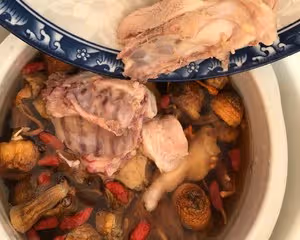 強身健體，提高免疫力 【姬松茸蟲草花雞湯】