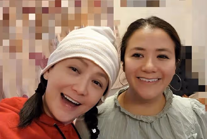 曾華倩與侄女聚會,兩人長相相似顏值高,23歲兒子罕露面高大帥氣