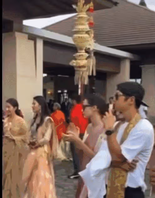 外媒稱宋仲基女友已懷孕,兩人很快將傳結婚喜訊,雙方家長已見面