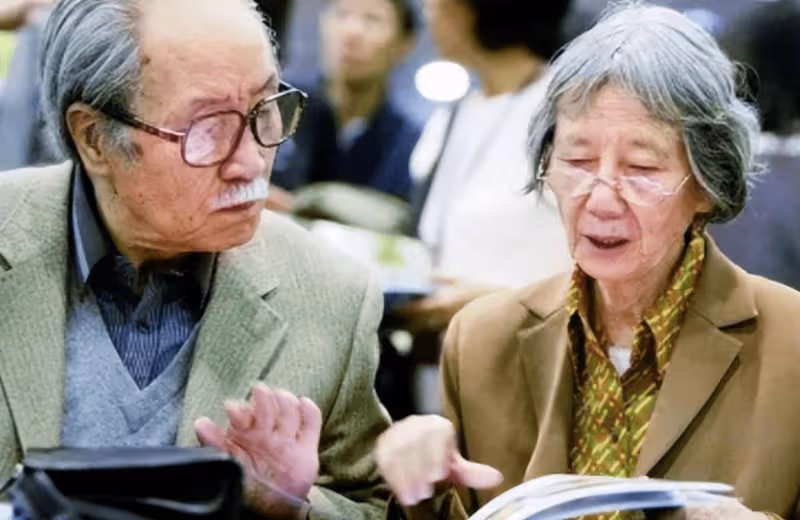 葛優94歲母親施文心去世!從事電影行業30年,最大遺憾沒抱上孫子