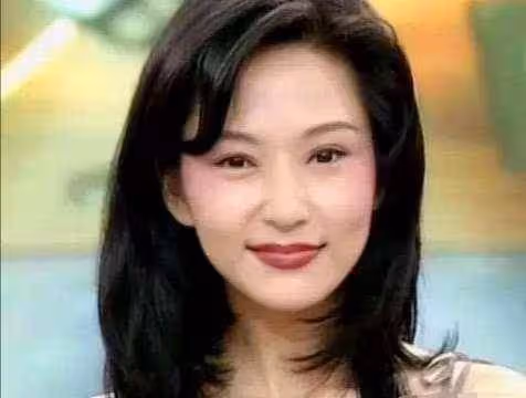55歲張玉嬿與51歲蕭薔真人對比相差太大,難怪都說「整容臉必敗」,網友:區別不是一星半點