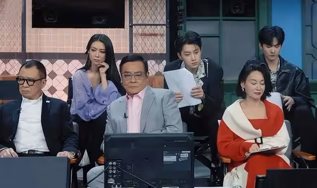 惠英紅問劉耀文:參加《無限超越班》最大收穫?劉耀文的回覆顯情商