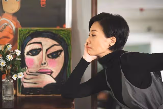 狀態佳!53歲TVB前當家花旦分享零濾鏡自拍,零皺紋曬白滑美肌