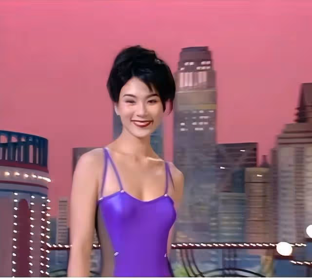 狀態佳!53歲TVB前當家花旦分享零濾鏡自拍,零皺紋曬白滑美肌