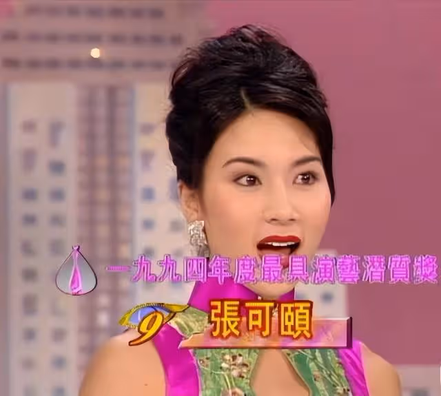 狀態佳!53歲TVB前當家花旦分享零濾鏡自拍,零皺紋曬白滑美肌