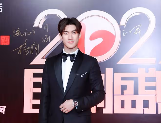 2022國劇盛典紅毯爭艷:孫千穿透視裝,藍盈瑩露後背,秦嵐好嫵媚