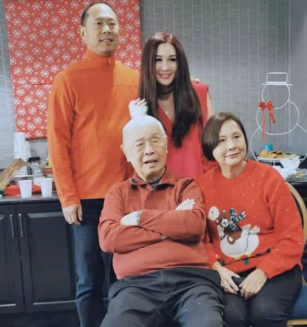 溫碧霞探望豪門公公!對方很開心見到她,不介意其收養孩子不生娃