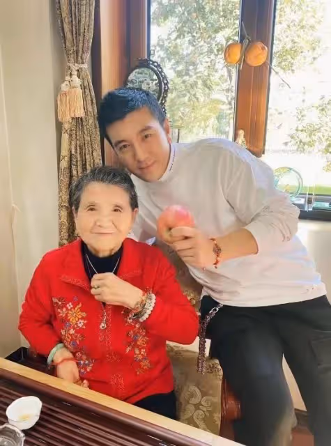 黃聖依丈夫確診新冠,曾發燒到41.2度,通過中西醫結合治療已康復