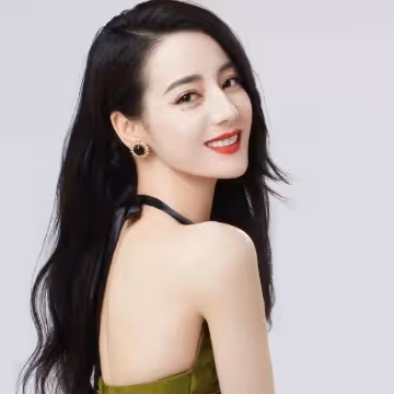 安慕希又給粉絲們送上了熱巴美圖福利 ,安慕希你是懂選代言人的