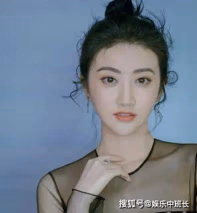 景甜背後的男人究竟有多強大？竟讓劉德華、馬特達蒙都淪為陪襯