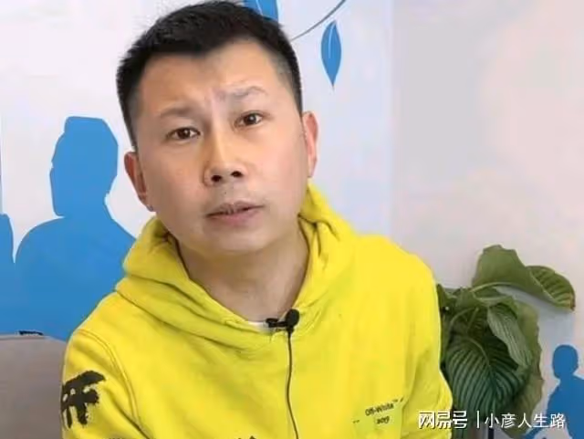 何雲偉有反骨?和郭德綱鬧翻又和李菁裂穴,習慣性叛逆?