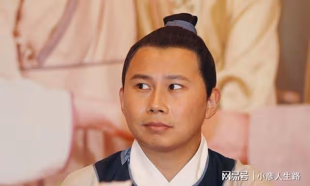 何雲偉有反骨?和郭德綱鬧翻又和李菁裂穴,習慣性叛逆?