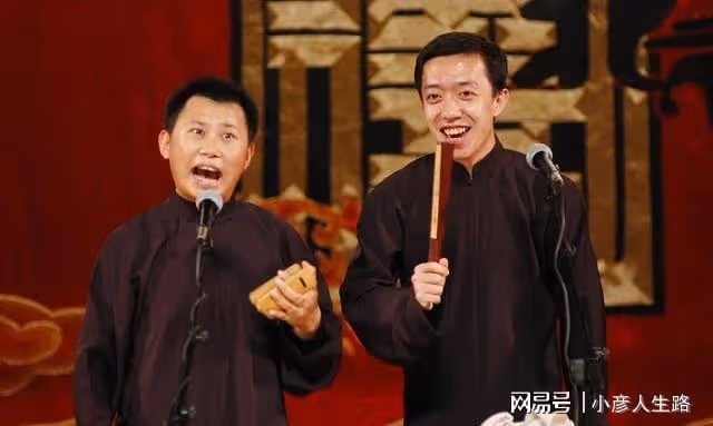 何雲偉有反骨?和郭德綱鬧翻又和李菁裂穴,習慣性叛逆?