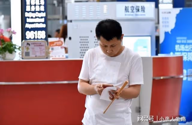 何雲偉有反骨?和郭德綱鬧翻又和李菁裂穴,習慣性叛逆?
