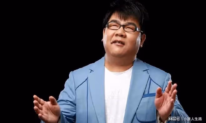 楊光:靠模仿紅極一時,卻因耍大牌被趕下台,今借愛心公益再亮相