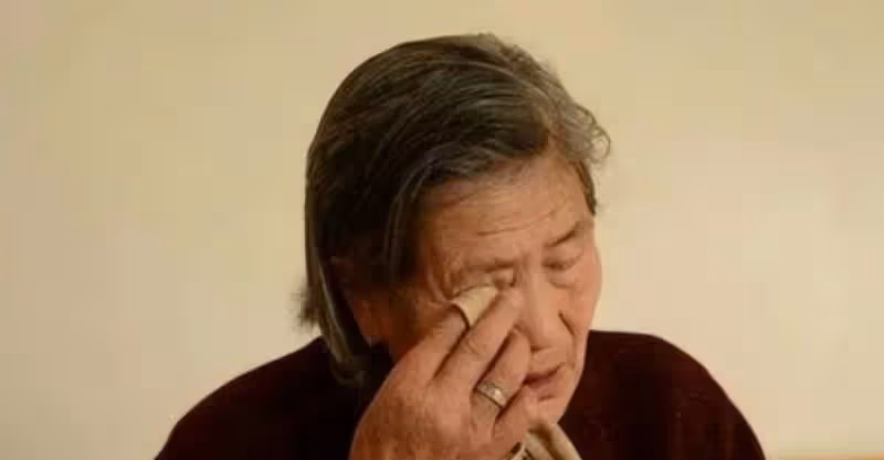 兒媳生二胎，63歲婆婆立刻搬進養老院，兒媳怒斥：以後情分斷了