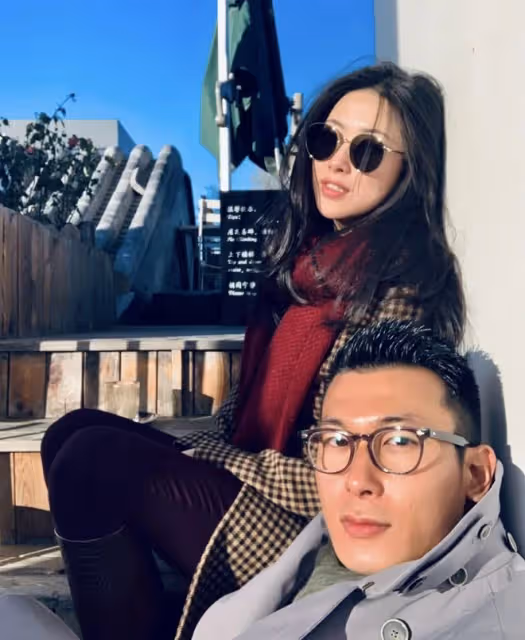 朱珠曬夫妻甜蜜九宮格,被王昀佳公主抱撒狗糧,網友大讚朱珠好辣