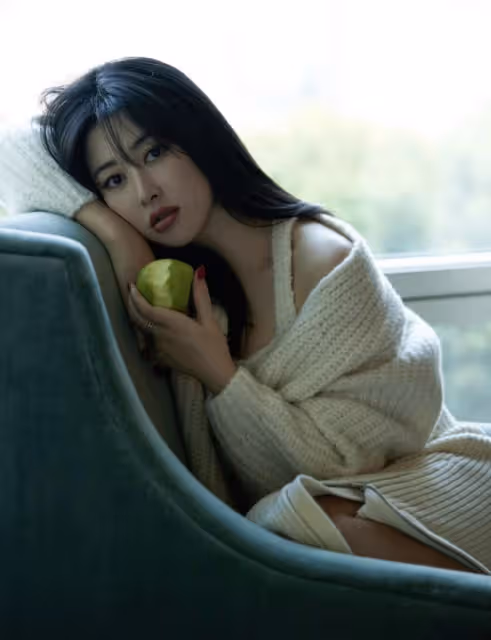 朱珠曬夫妻甜蜜九宮格,被王昀佳公主抱撒狗糧,網友大讚朱珠好辣