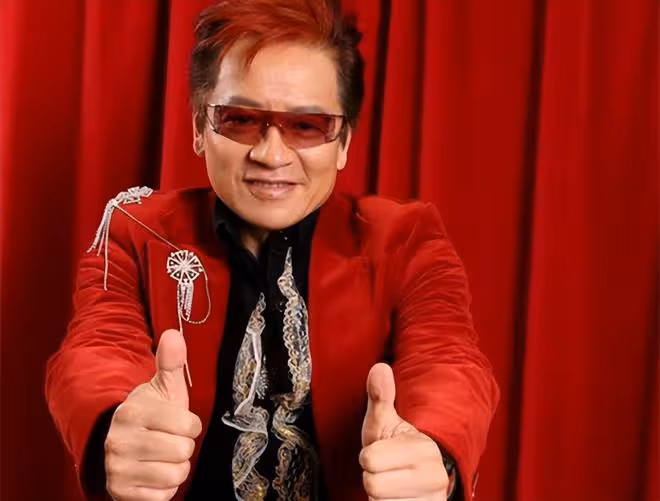 恭喜!高凌風女兒被求婚,與導演男友擁吻太甜蜜,手中鑽戒很耀眼