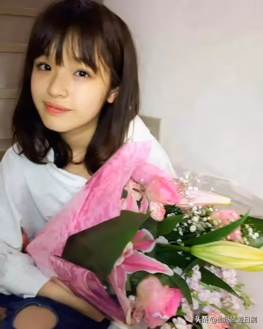15歲的童星豐島花,清秀給人青春的感覺,且心思細膩有分寸