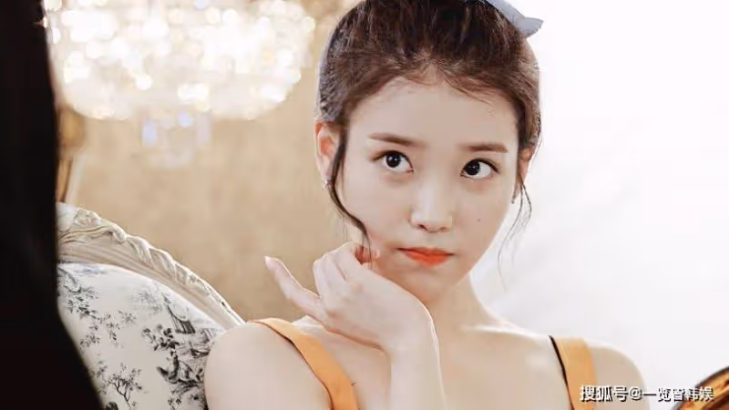 李知恩一張床超1億韓元 出身平凡逆襲富婆 被譽為最有價值的歌手