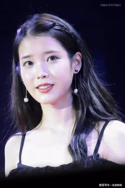 李知恩一張床超1億韓元 出身平凡逆襲富婆 被譽為最有價值的歌手